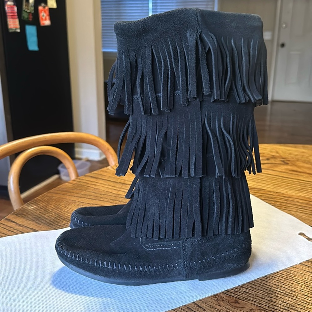 Minnetonka Black leather fringe boots!  Size 7 women’s